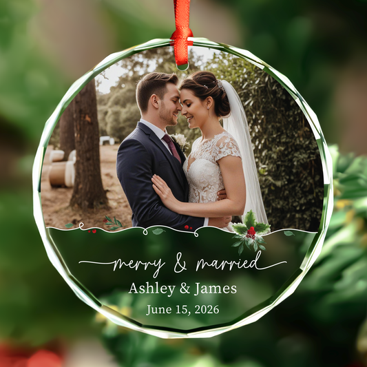 First Christmas Married: Personalized Ornament Gift Guide for Newlyweds